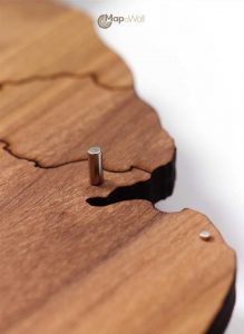 Wooden world map with magnetic pinpoints 1