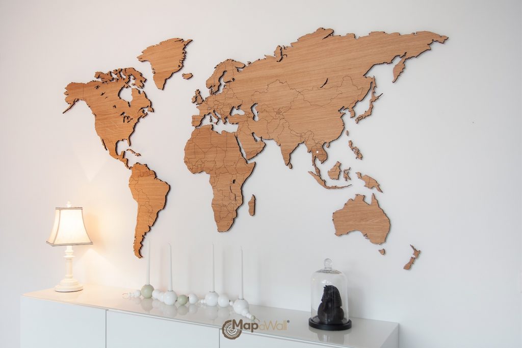 Wooden world map Oak - Iceland - close up