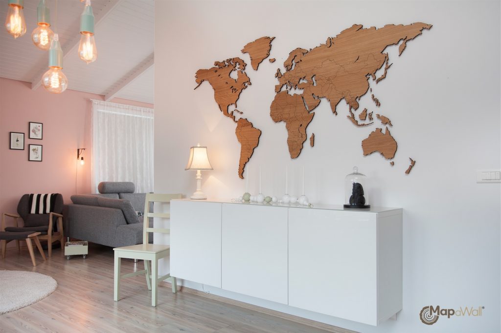 Wooden world map Oak - Iceland interior - left