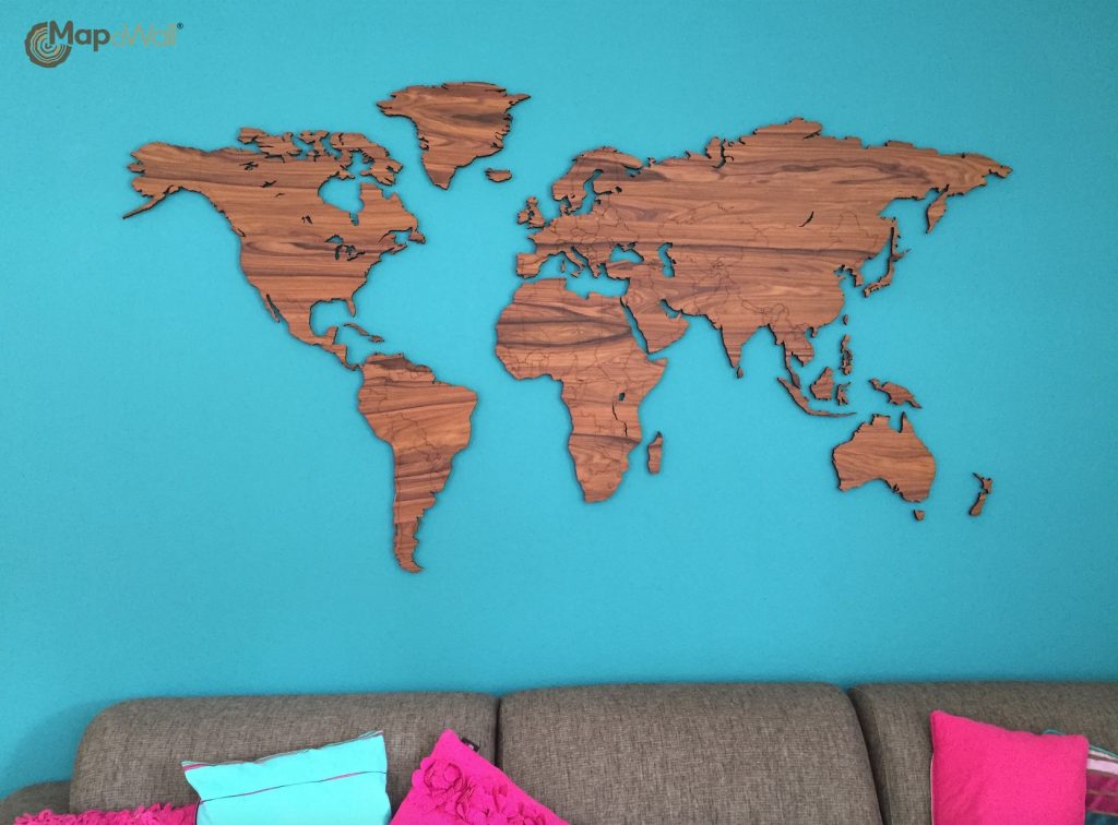 Wooden world map Rosewood with country borders
