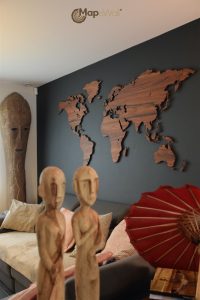 Rosewood world map with country borders - oiled